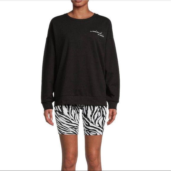 Secret Treasures Other - Secret Treasures Long sleeve and shorts set